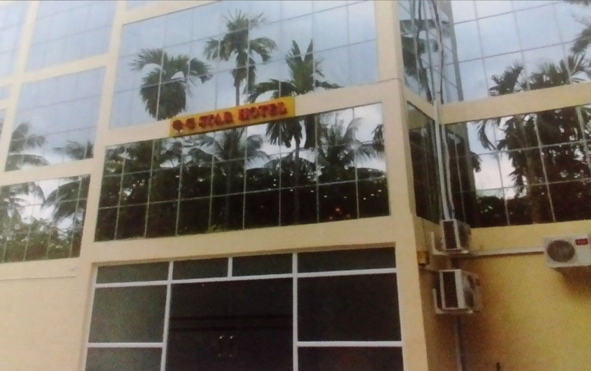 G Star Hotel Yangon Esterno foto