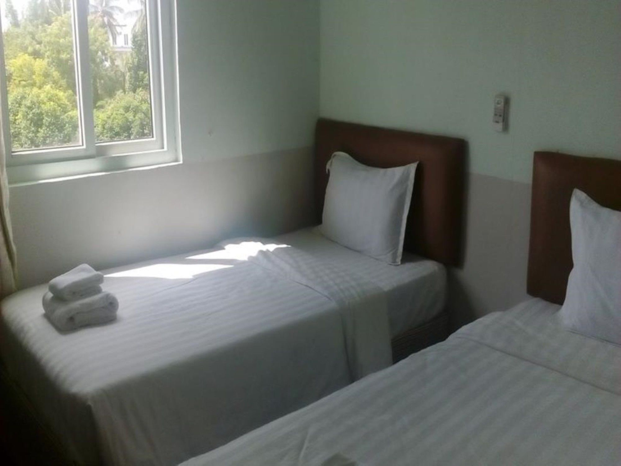 G Star Hotel Yangon Esterno foto